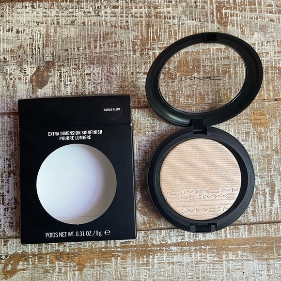 MAC Extra Dimension SkinFinish- Double Gleam🥂 - Picture 2 of 5